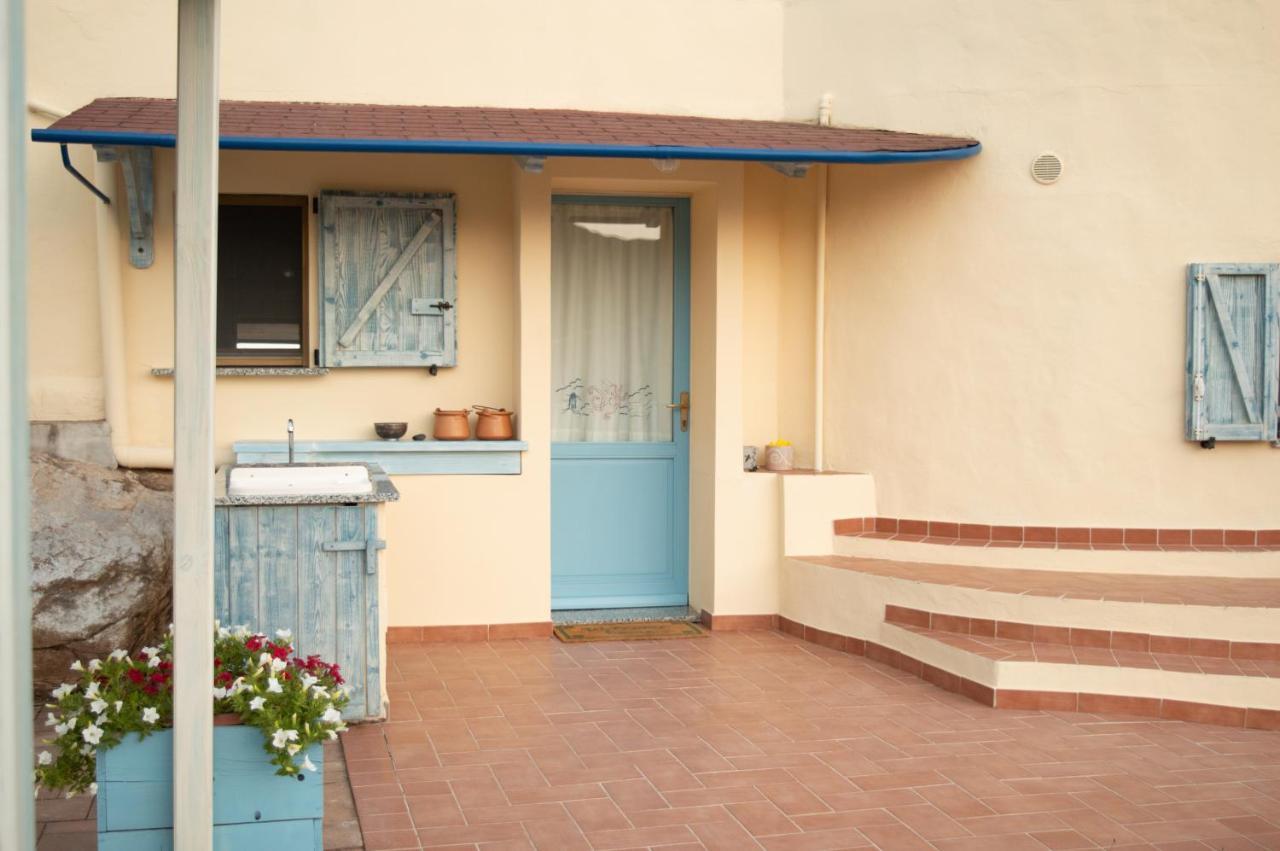 Nel Verde Del Villaggio - Casetta Celeste Gonnesa Exterior photo